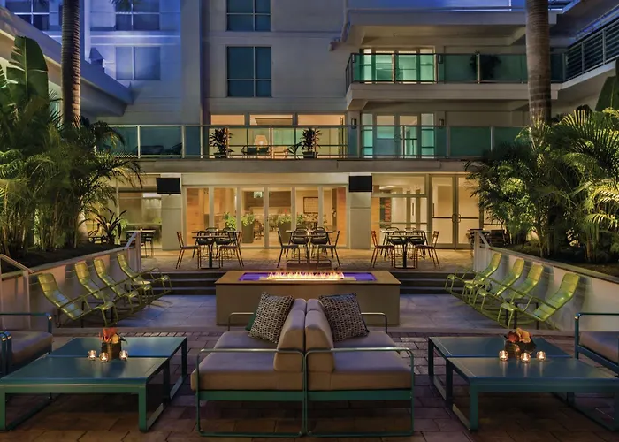 Hotel Alba Tampa, Tapestry Collection By Hilton